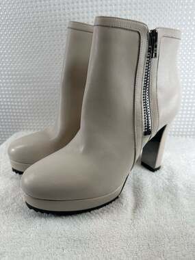 DKNY Liana Leather Platform Ankle Boots Cream Size 8.5M